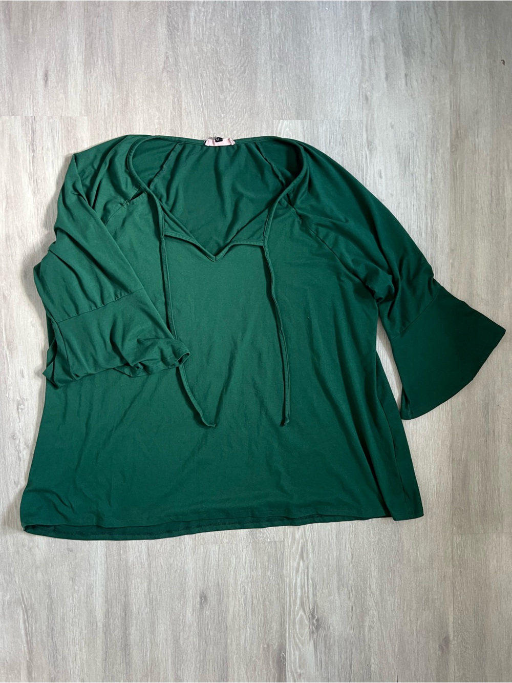 Women’s Green V-Neck Tie Front Top Bell Sleeves 3X